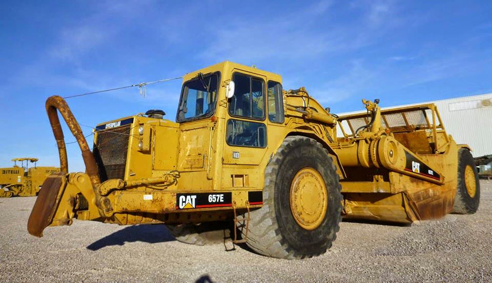 IT# 301-1990 CATERPILLAR 657E Motor Scraper